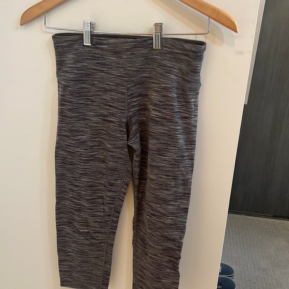 Lululemon Gray 2 Toned Heather Gray  Cropped Leggings